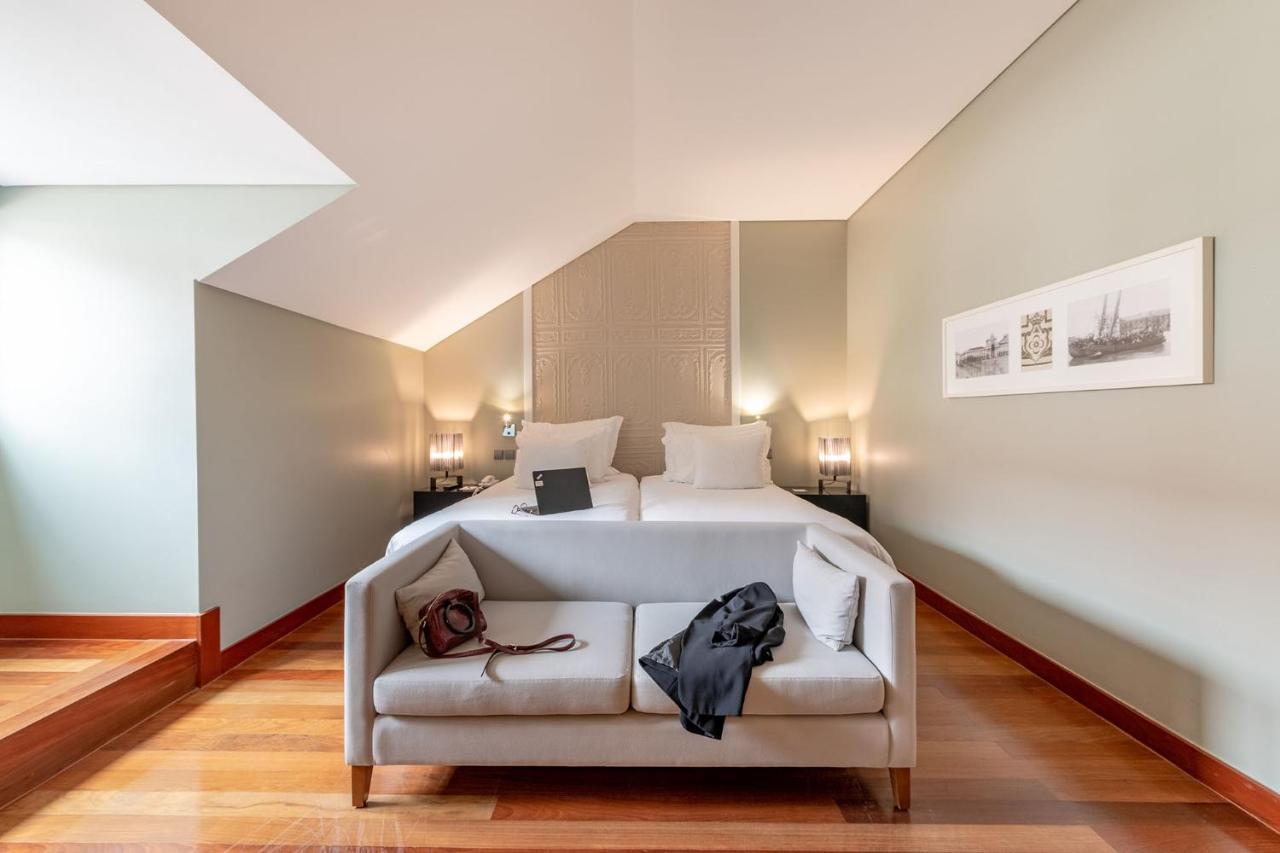 Pousada De Lisboa - Small Luxury Hotels Of The World Esterno foto A room at the hotel