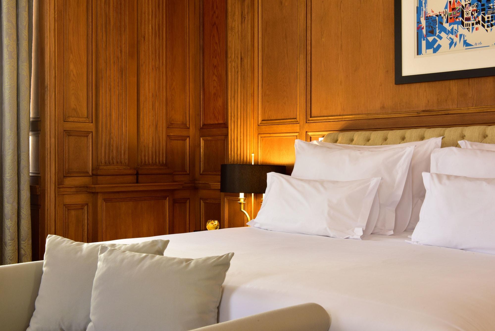 Pousada De Lisboa - Small Luxury Hotels Of The World Esterno foto A bedroom at the hotel