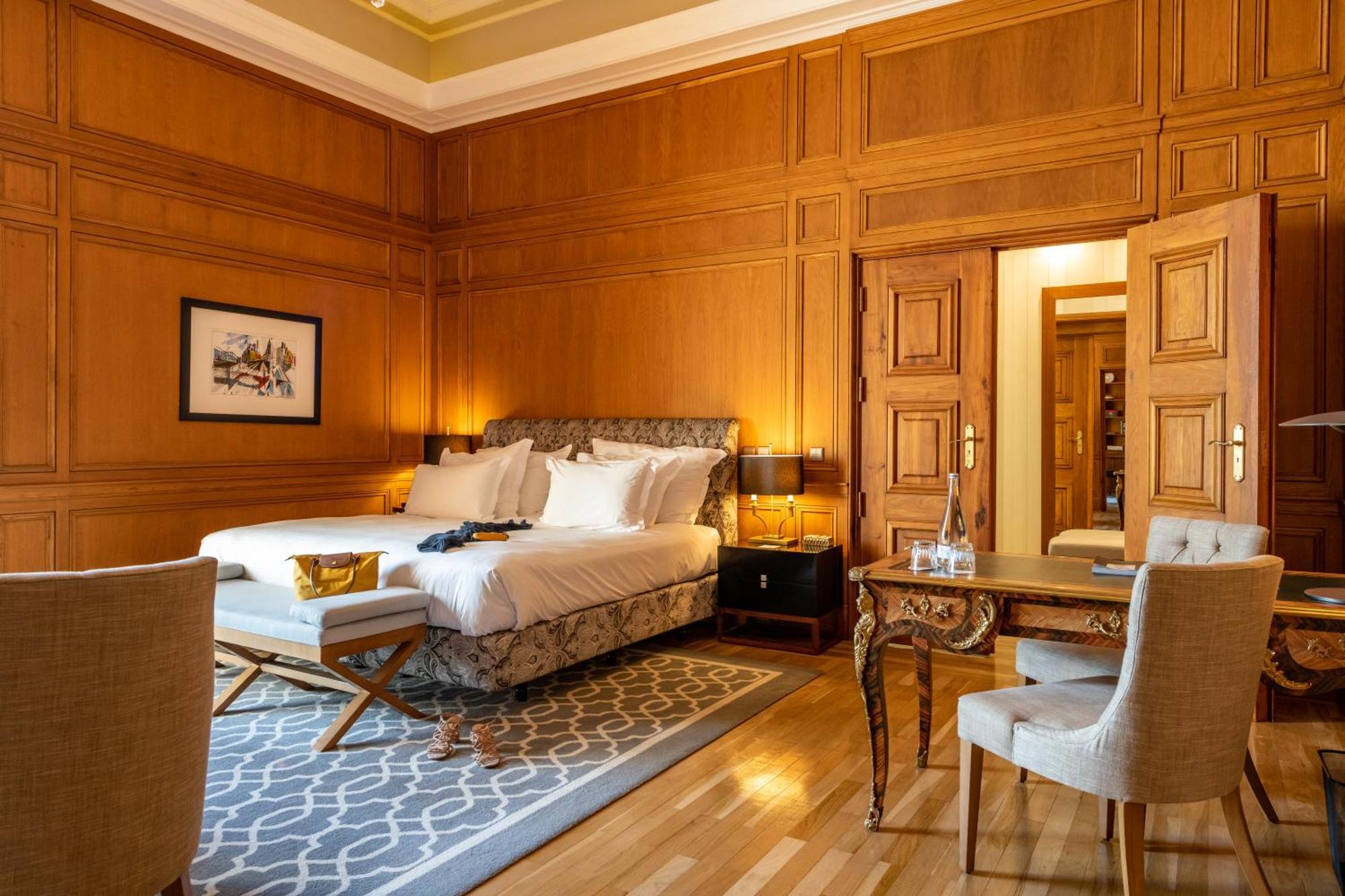 Pousada De Lisboa - Small Luxury Hotels Of The World Esterno foto A bedroom at the hotel