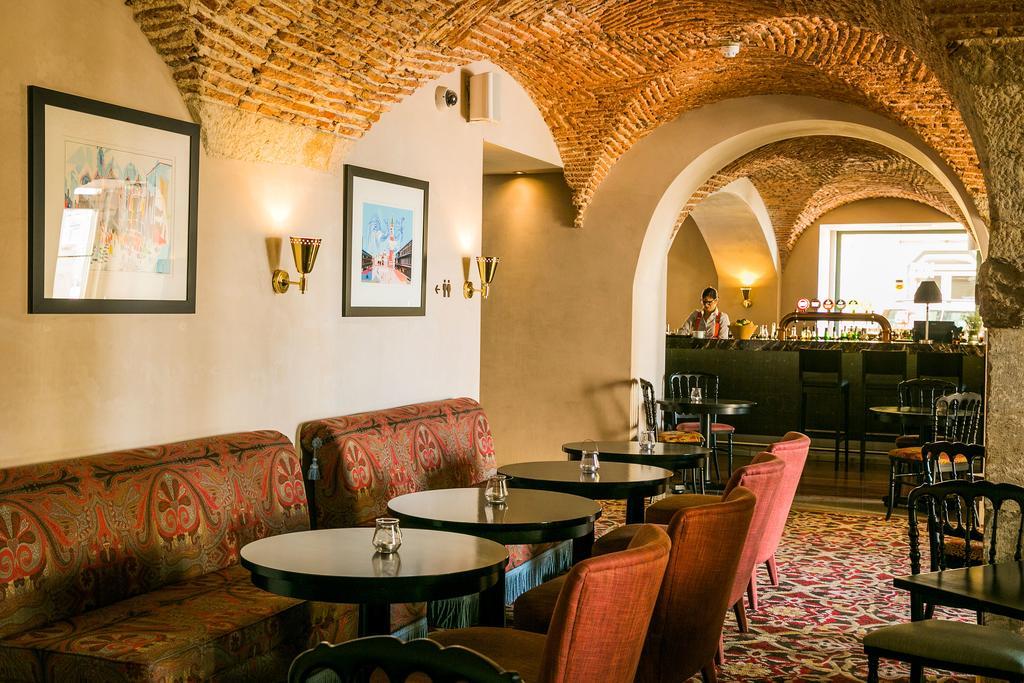 Pousada De Lisboa - Small Luxury Hotels Of The World Esterno foto The bar at the Hotel de la Ville
